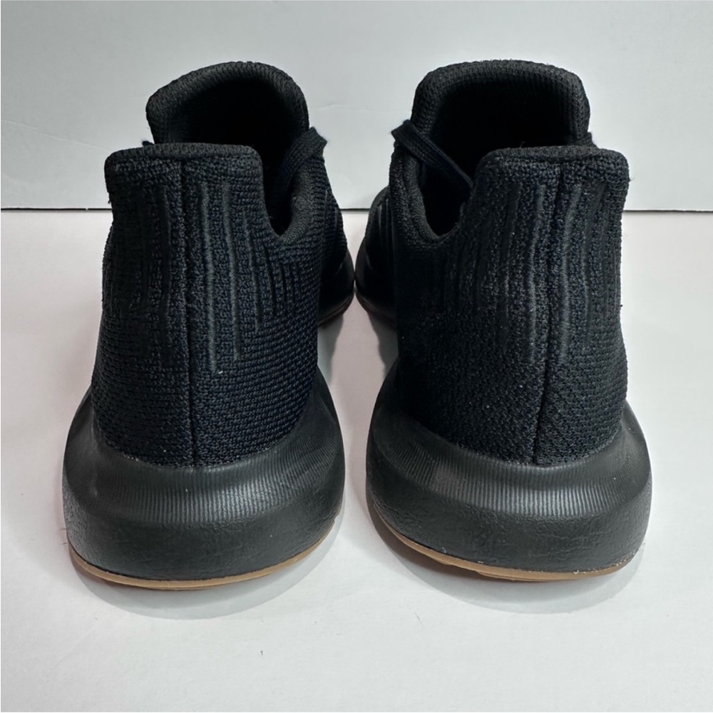 Black Adidas running shows - Picture 4 of 6